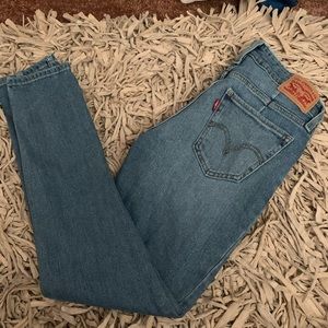 Levi’s skinny jeans